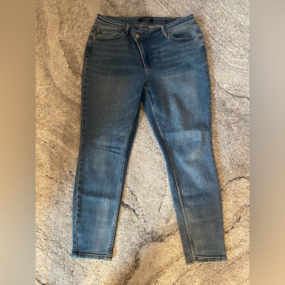 Judy Blue Relaxed Fit Jeans Size 13/31